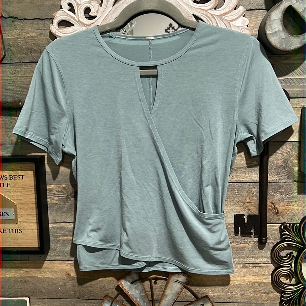 Lululemon top sz 6